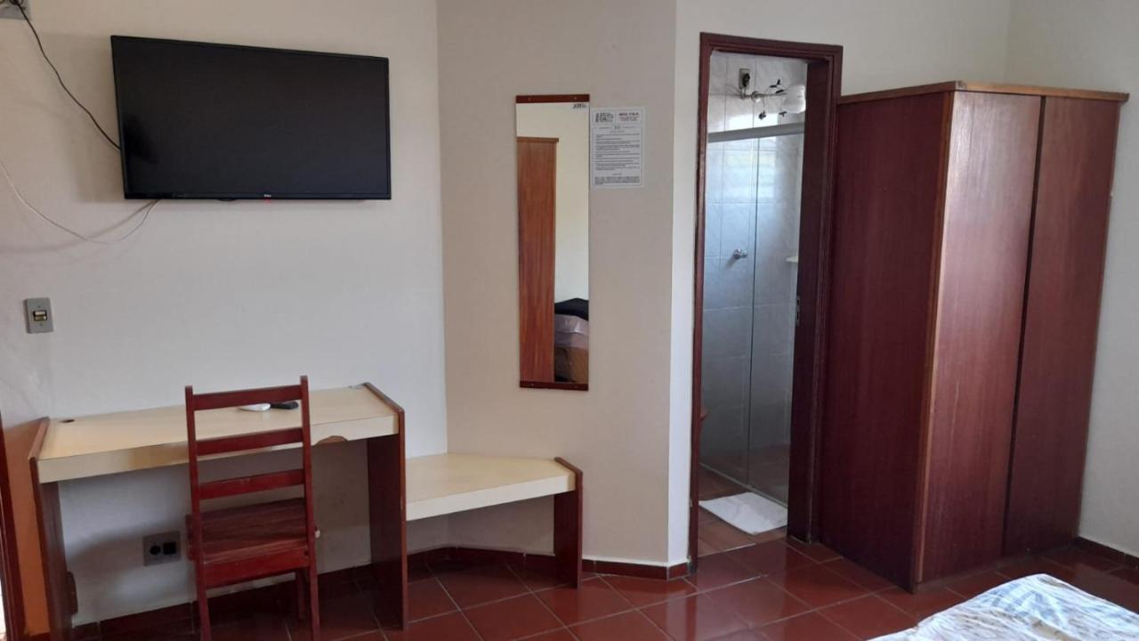 Hotel Italia Арагуари Екстериор снимка